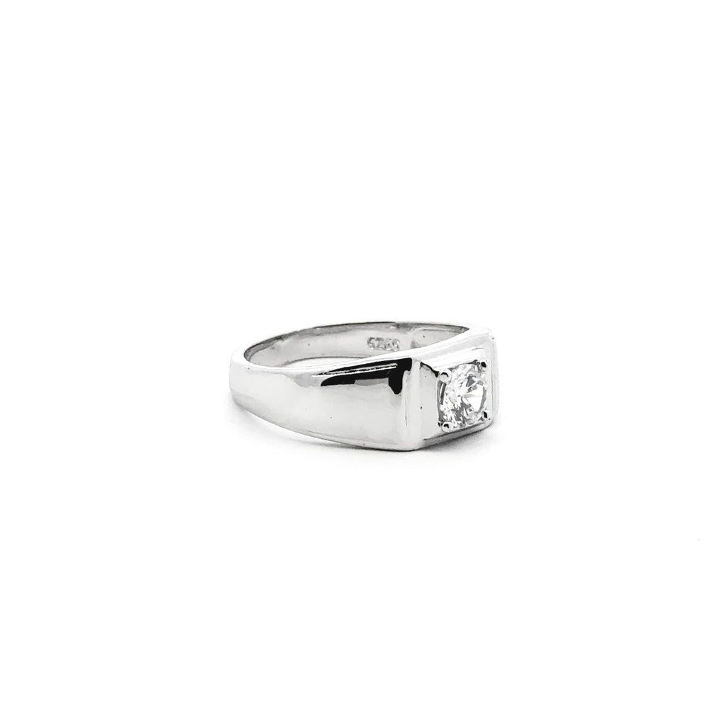 Solitaire Sovereign Ring 1