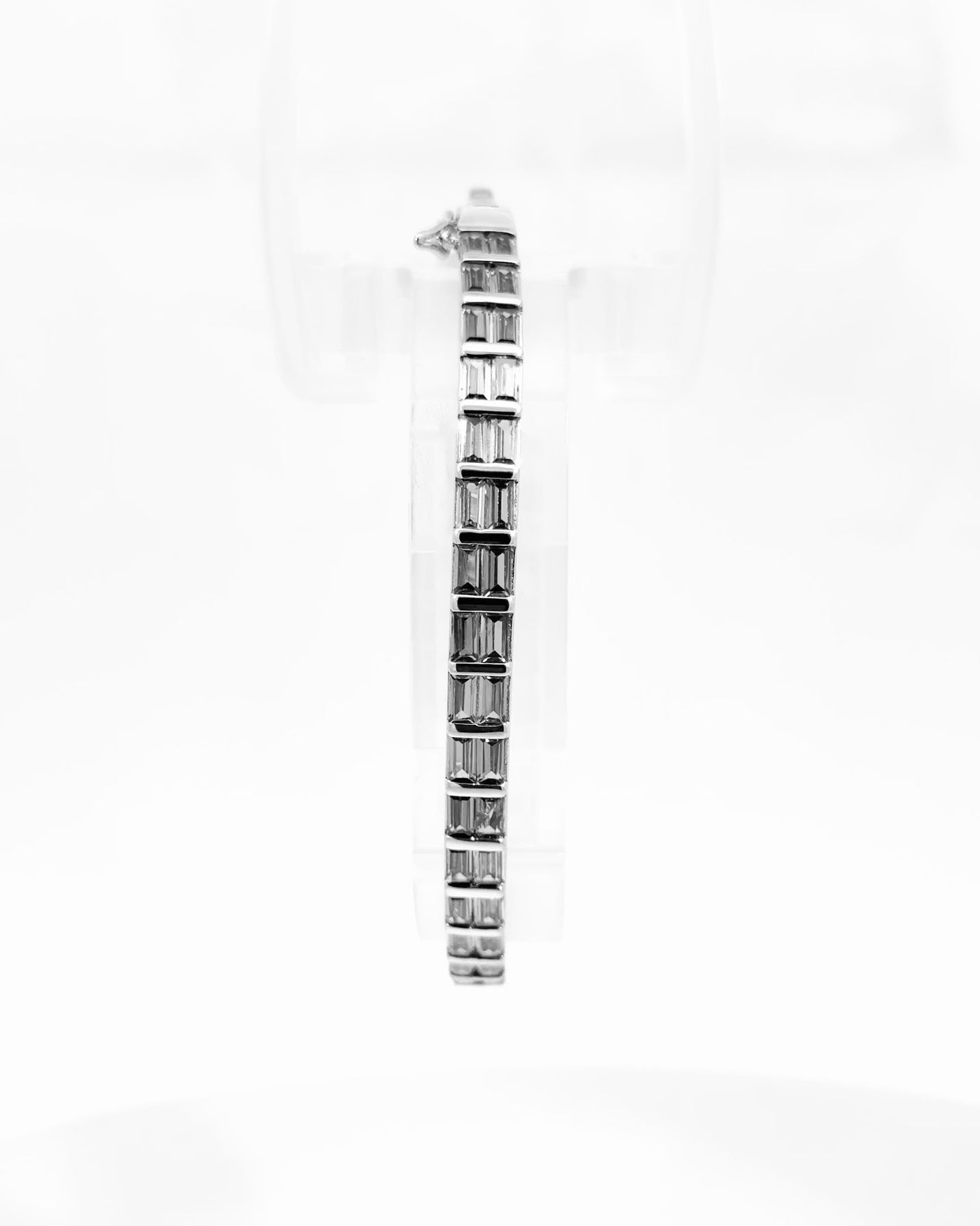 Linear Gleam Bangle